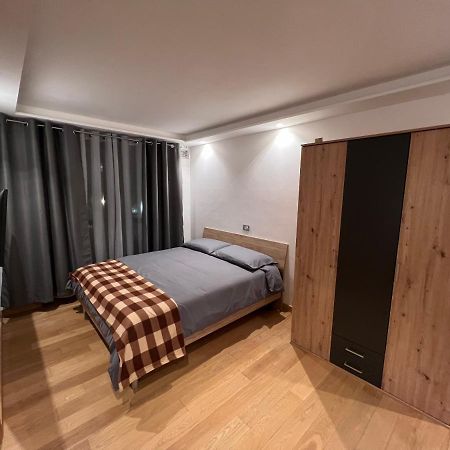 Elegante E Moderno Monolocale Apartment Oga Exterior photo